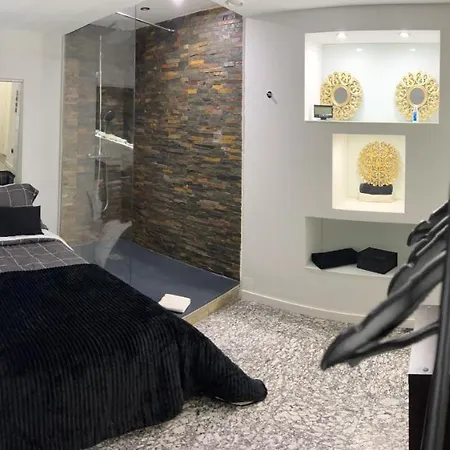 Modern With Indoor Shower Near The River - Moderno Com Duche Interior Proximo Da Ribeira Hostel Vila Nova de Gaia