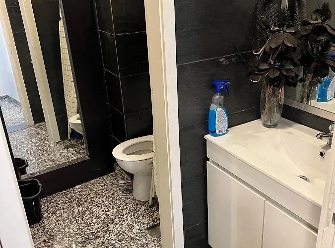 Modern With Indoor Shower Near The River - Moderno Com Duche Interior Proximo Da Ribeira Hostel