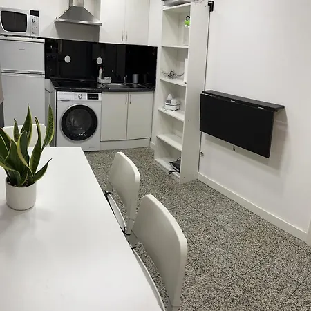 Modern With Indoor Shower Near The River - Moderno Com Duche Interior Proximo Da Ribeira