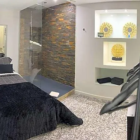 Hostel Modern With Indoor Shower Near The River - Moderno Com Duche Interior Proximo Da Ribeira Vila Nova de Gaia