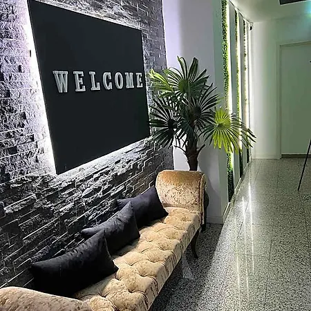 Modern With Indoor Shower Near The River - Moderno Com Duche Interior Proximo Da Ribeira *