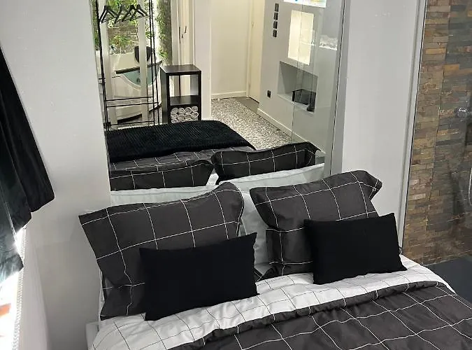 Modern With Indoor Shower Near The River - Moderno Com Duche Interior Proximo Da Ribeira