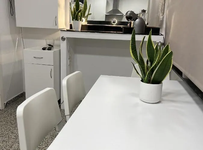 Modern With Indoor Shower Near The River - Moderno Com Duche Interior Proximo Da Ribeira Хостел